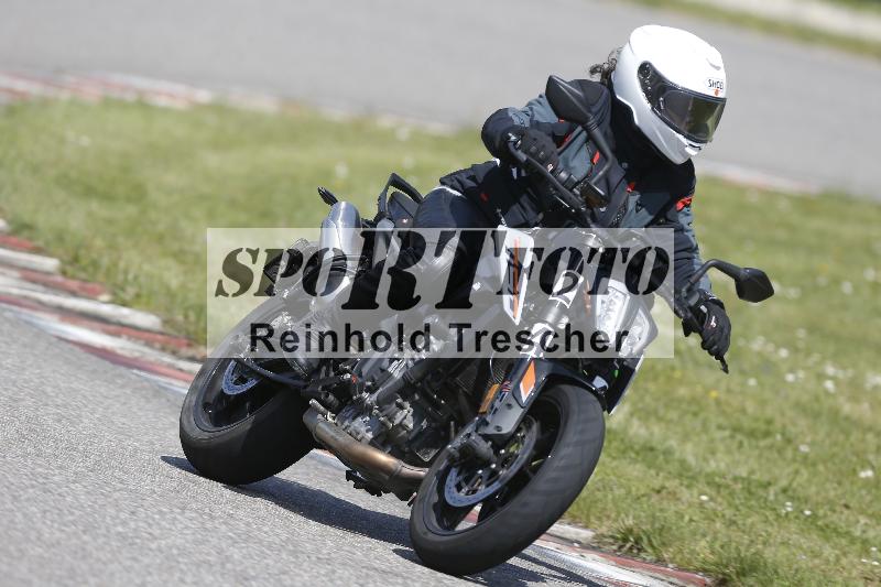 /Archiv-2025/09 22.04.2025 Cornu Master School ADR/gruen-vert/244